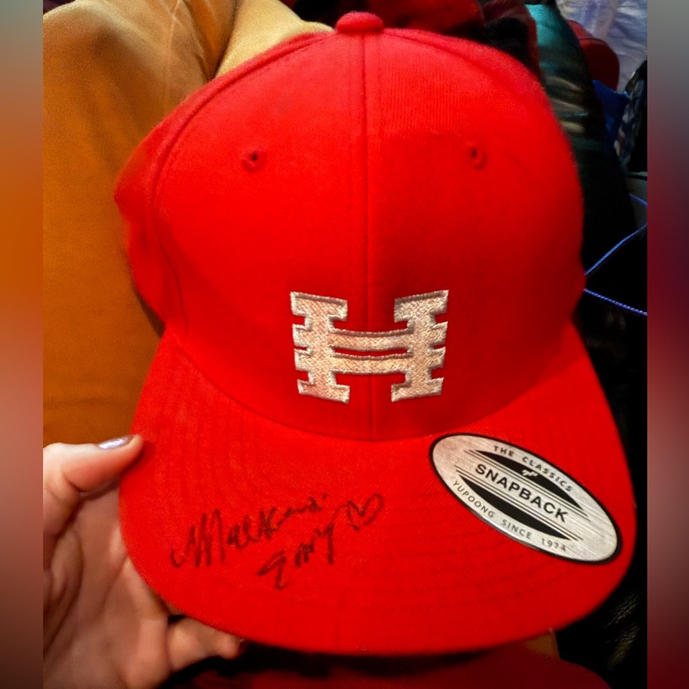 Hyper Signed Houston Cougars The Classic Red Cap with Black Label - Picture 4 of 4